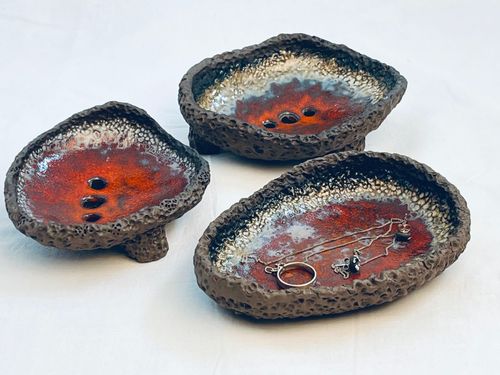 Keramikschalen in Rot-Schwarz, Vulkanstil Lanzarote